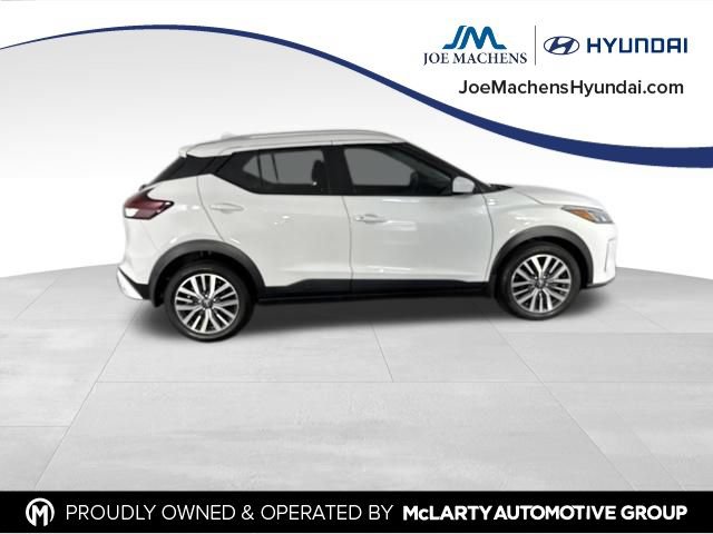 Used 2024 Nissan Kicks SV FWD image 4