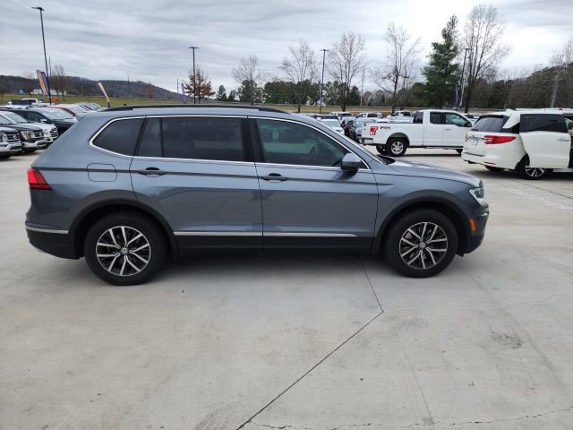 Used 2020 Volkswagen Tiguan SE w/ Panoramic Sunroof Package image 15