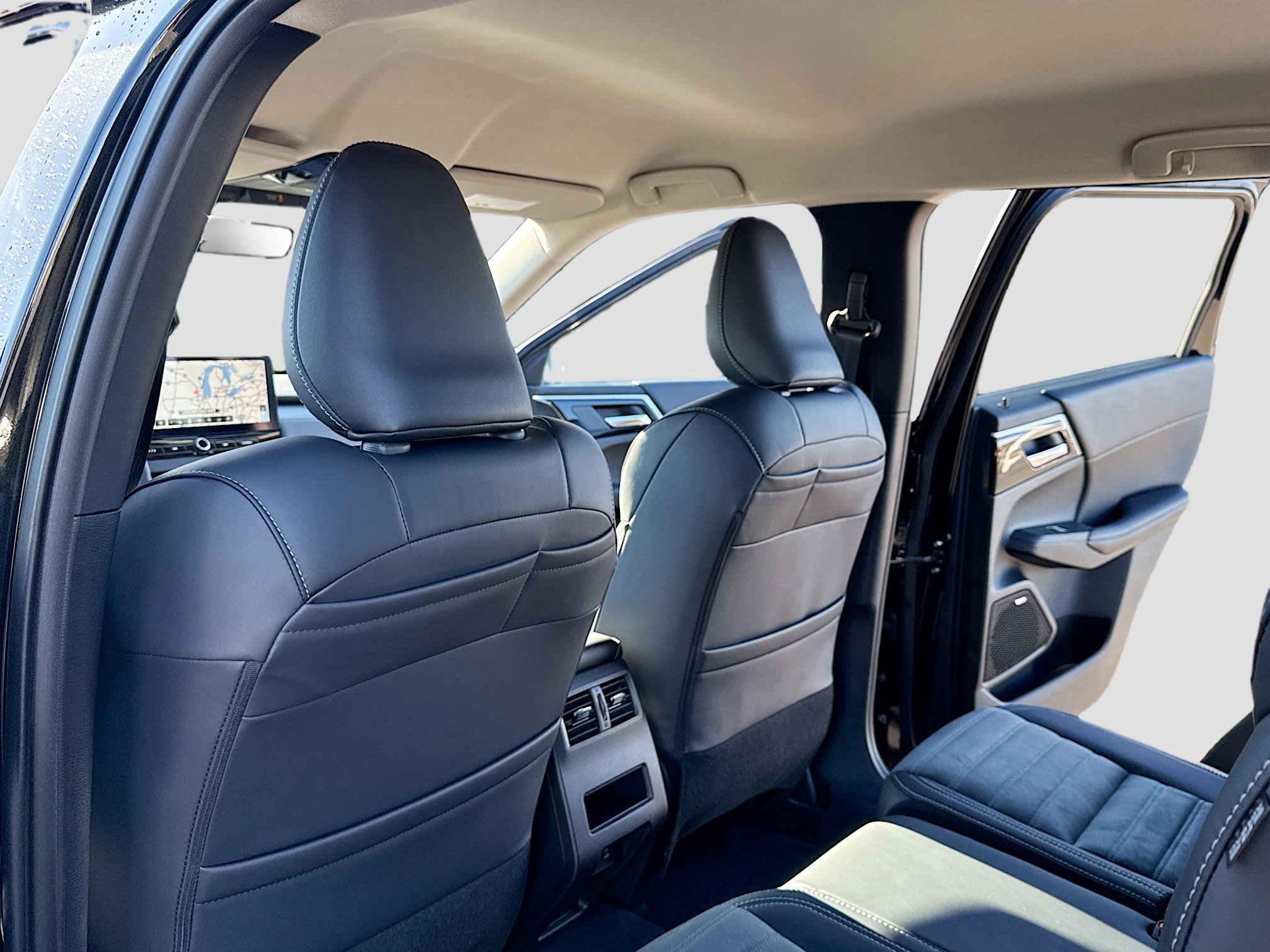 New 2026 Mitsubishi Outlander SE FWD image 6