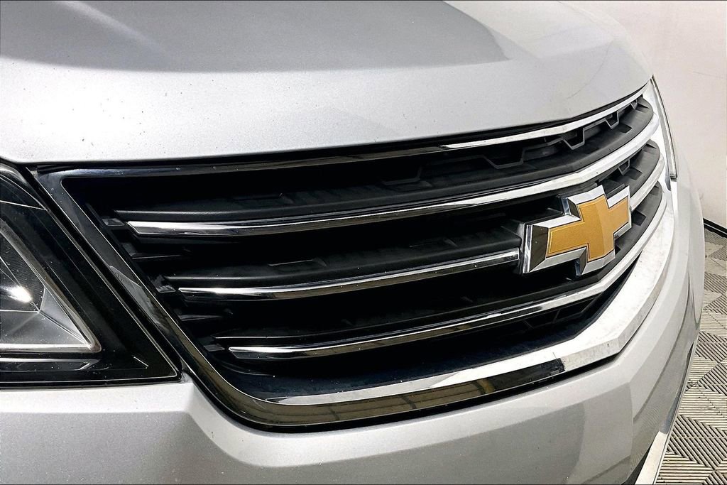 Used 2017 Chevrolet Traverse LT image 31