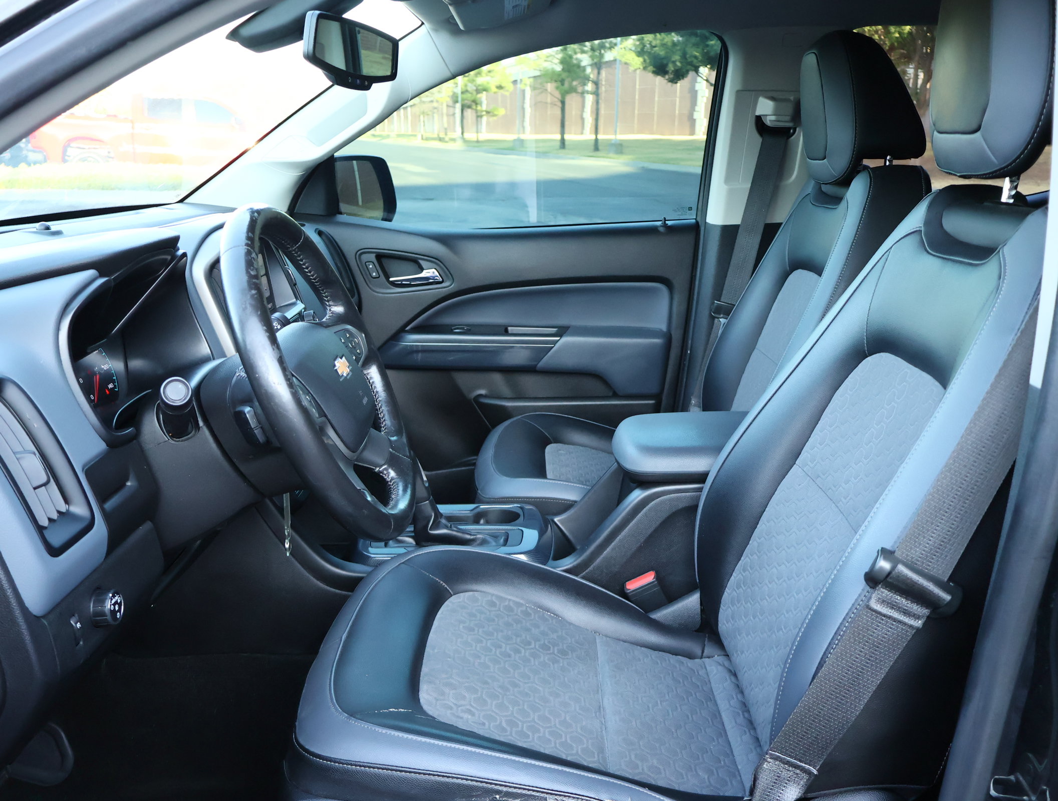 Used 2016 Chevrolet Colorado Z71 RWD image 9