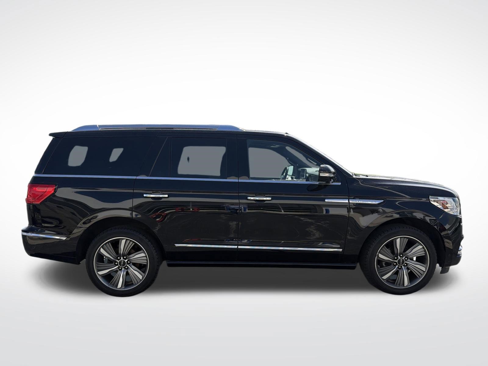 Used 2019 Lincoln Navigator Reserve AWD/4WD image 10