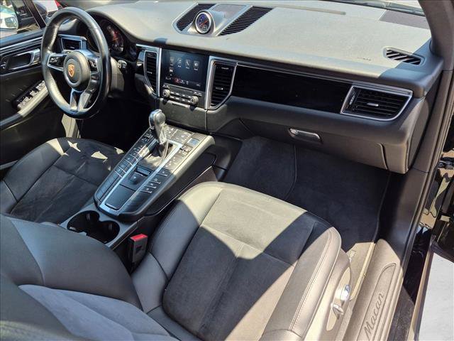 Used 2018 Porsche Macan AWD/4WD image 19