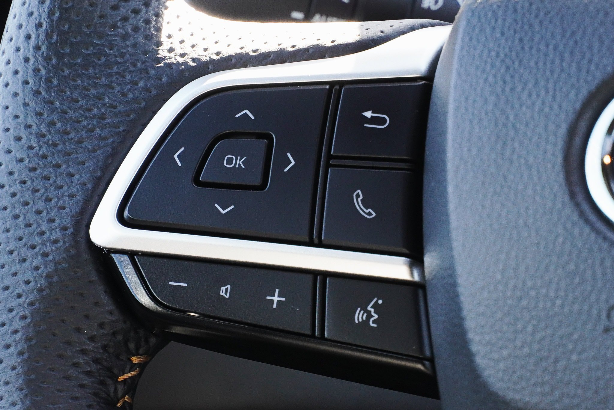 Certified 2025 Toyota Sienna XLE Woodland Edition AWD/4WD image 34