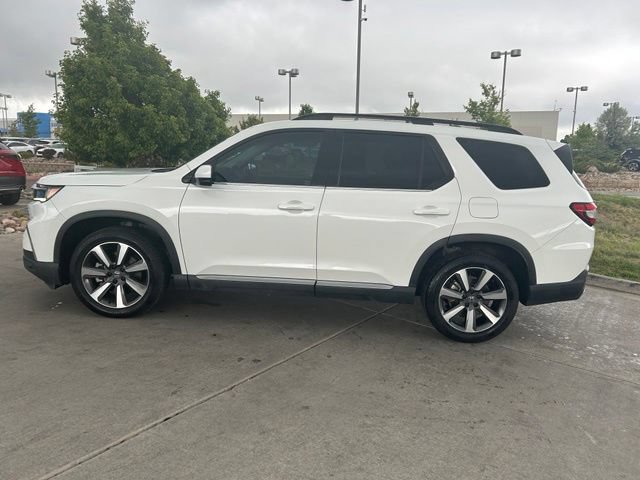 Used 2024 Honda Pilot Touring image 4