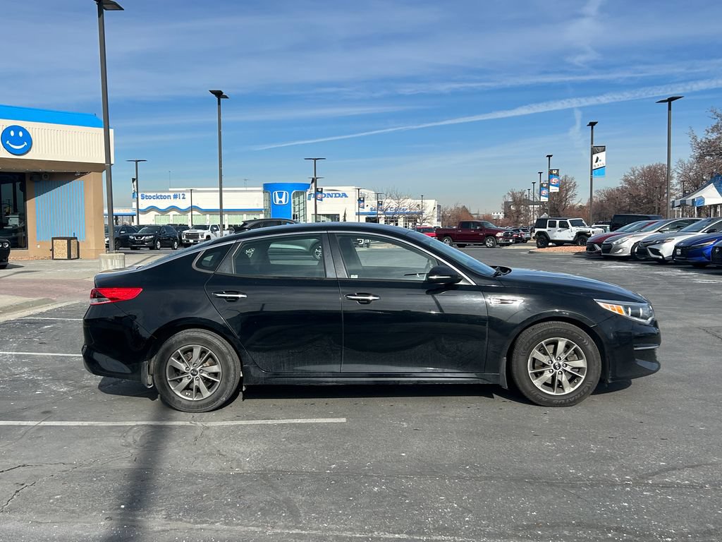 Used 2016 Kia Optima LX FWD image 2
