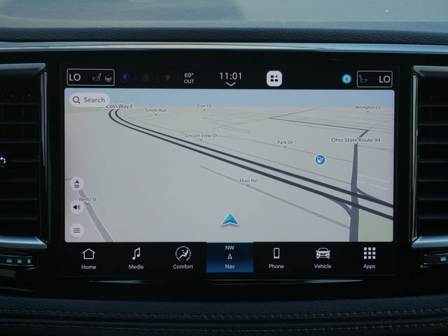 Used 2025 Chrysler Pacifica Pinnacle FWD image 5