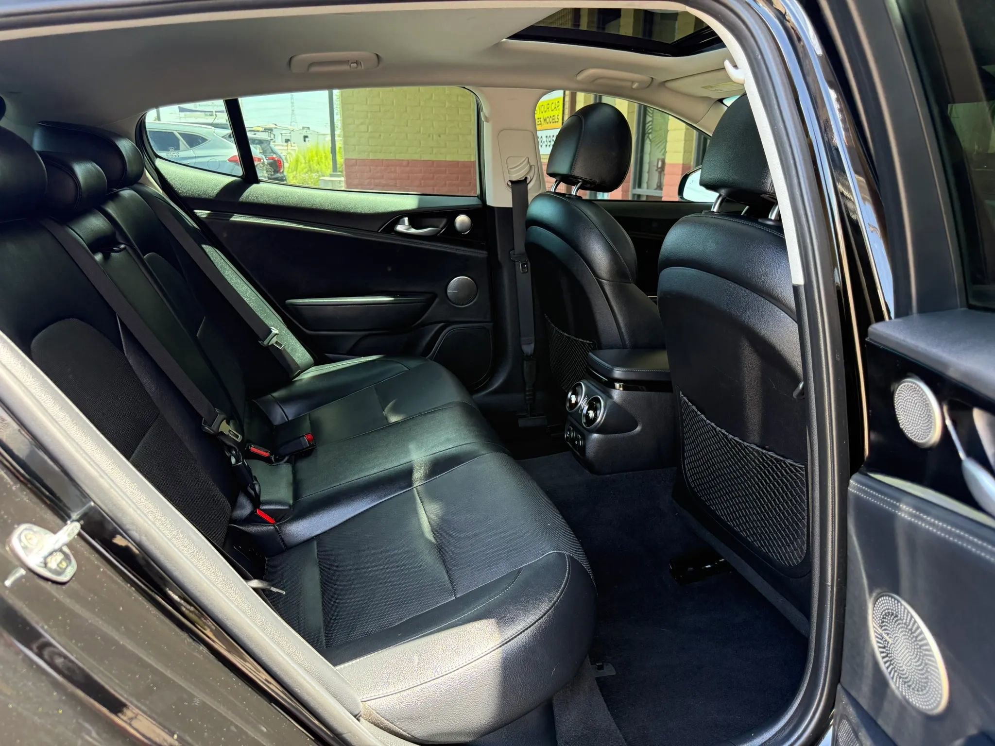 Used 2018 Kia Stinger Premium RWD image 27