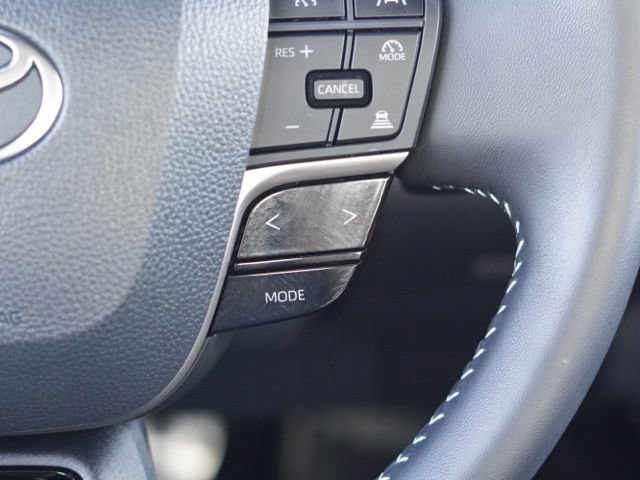 Used 2026 Toyota Camry Hybrid w/ Multimedia Upgrade Package FWD image 24
