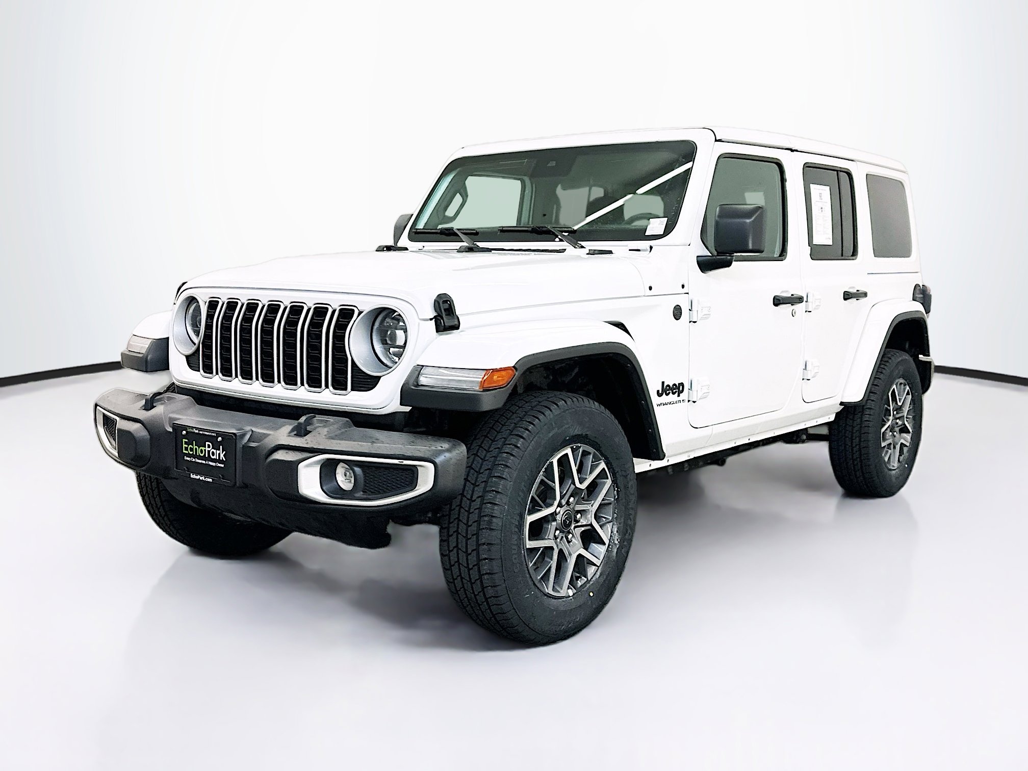 Used 2025 Jeep Wrangler Sahara image 3