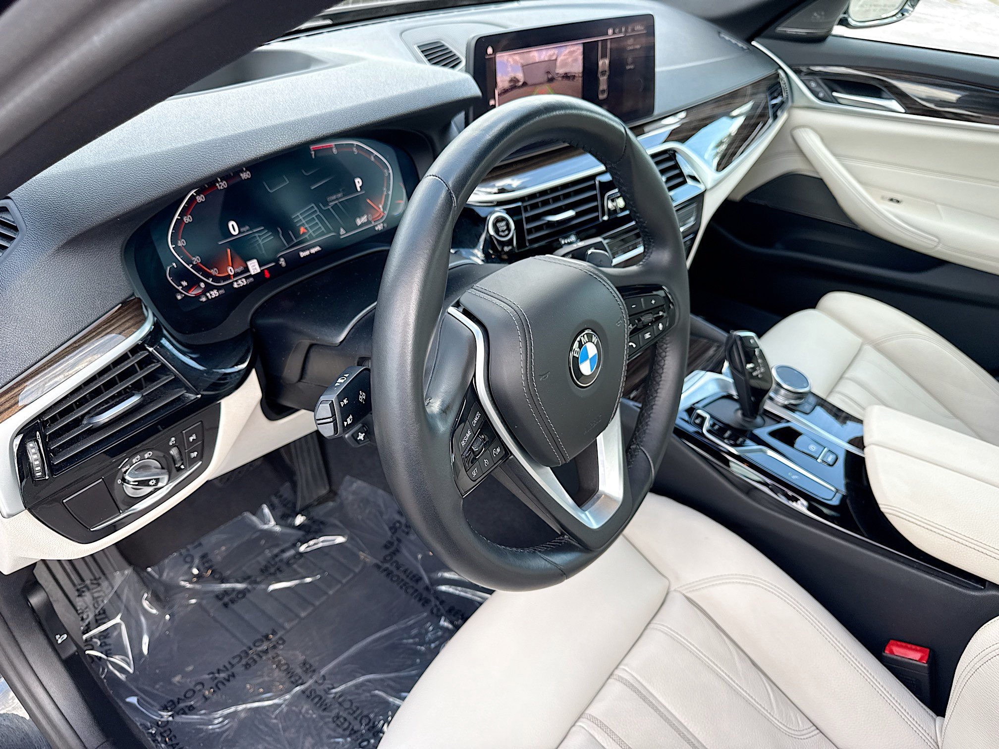 Used 2023 BMW 530i w/ Premium Package RWD image 26