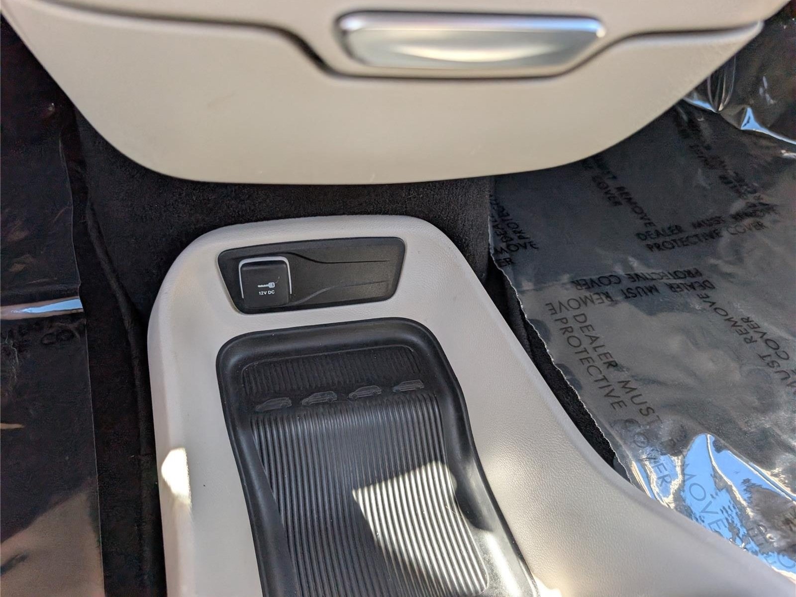 Used 2023 Chrysler Voyager LX FWD image 25