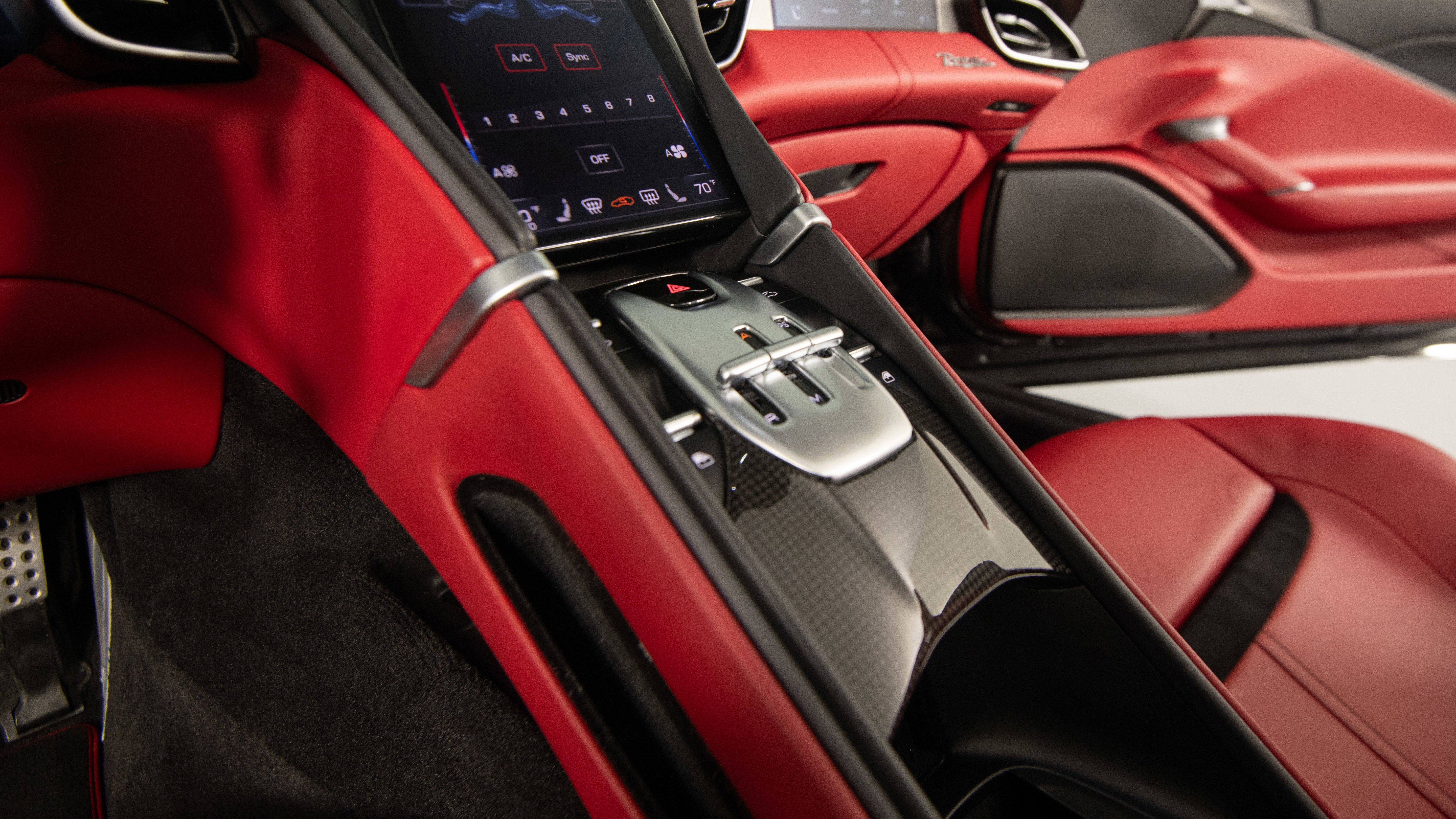 Certified 2024 Ferrari Roma Spider RWD image 40