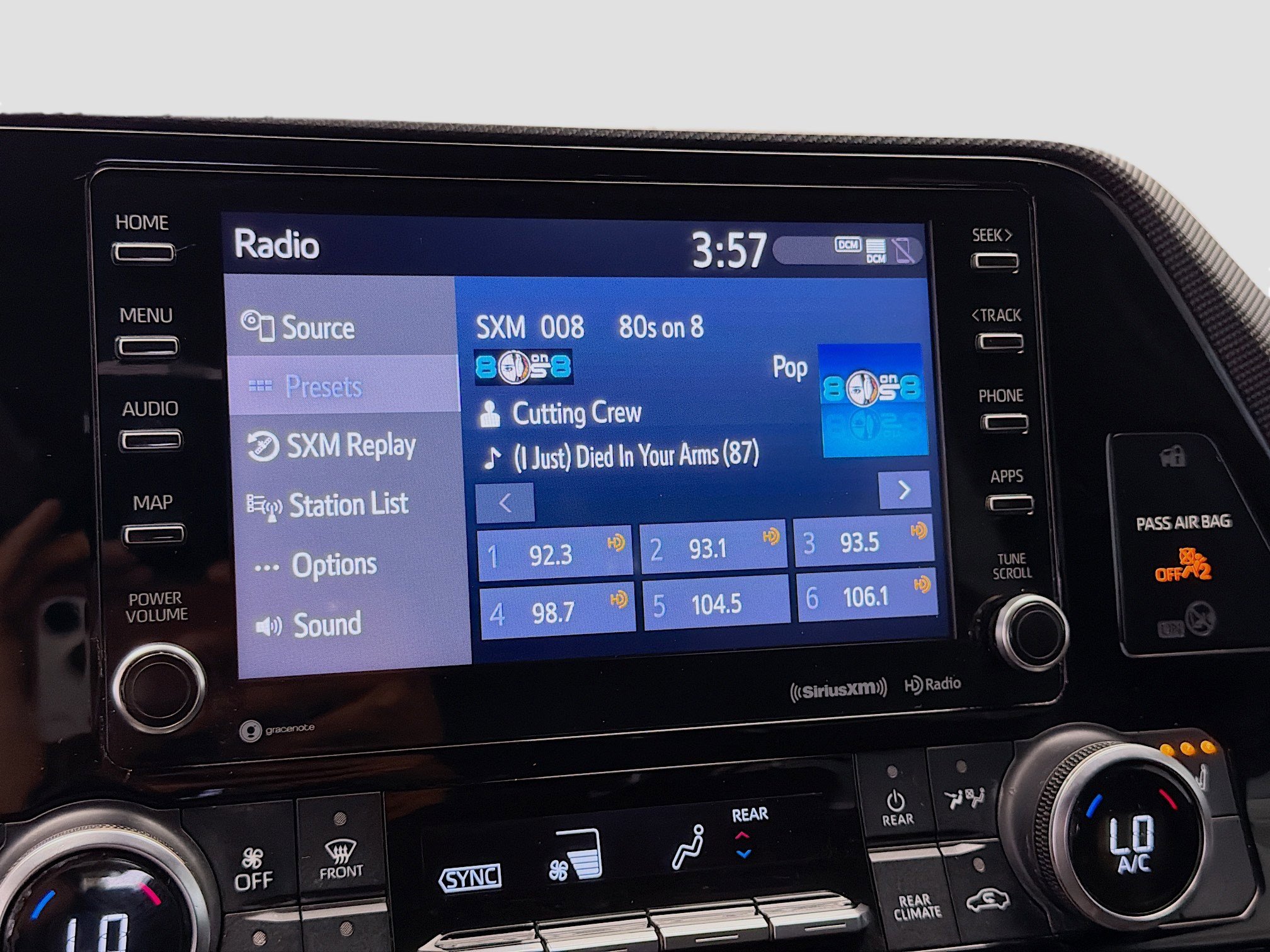 Used 2021 Toyota Highlander XSE image 9