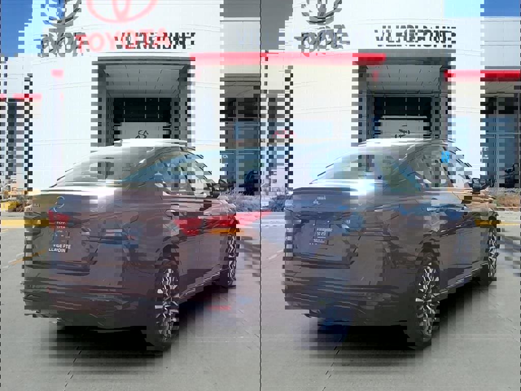 Used 2024 Nissan Altima 2.5 SV image 6