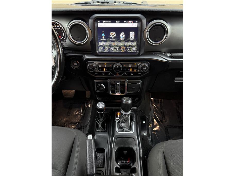 Used 2020 Jeep Gladiator Overland image 11