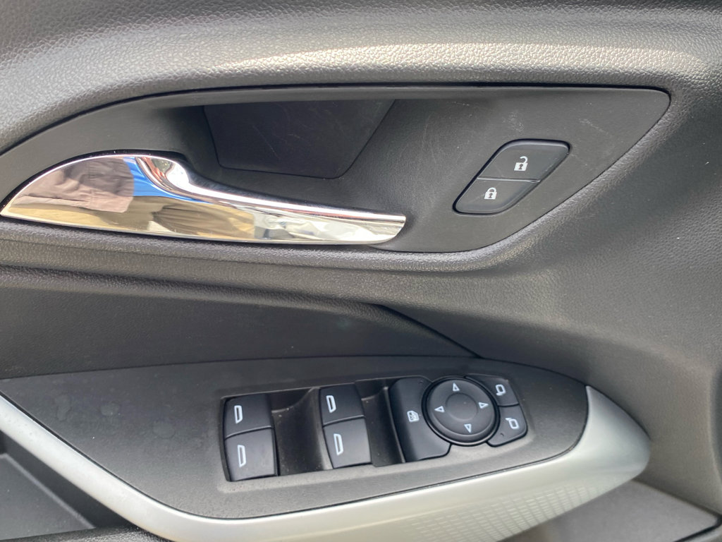 Used 2025 Chevrolet Trax LS image 18