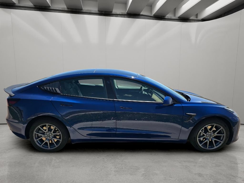 Used 2022 Tesla Model 3 Standard Range RWD image 6