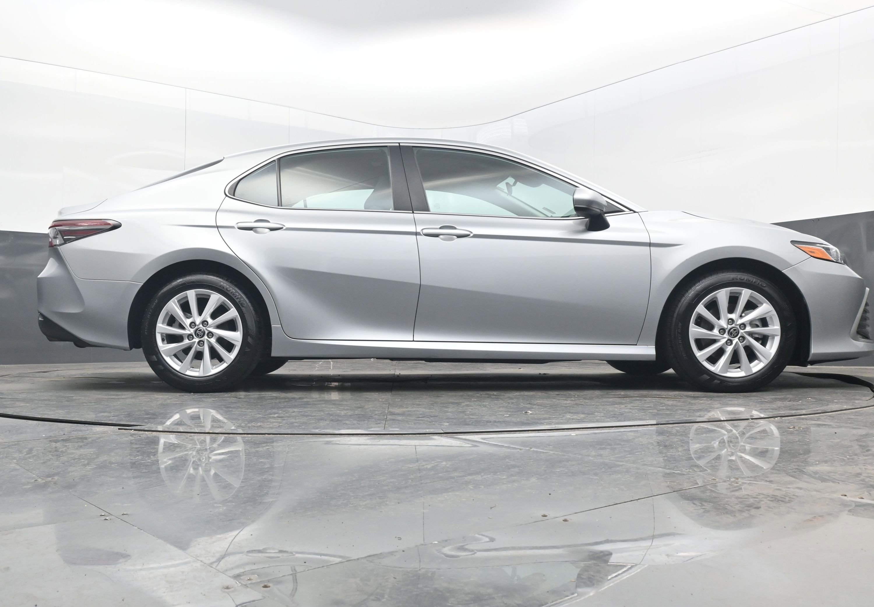 Used 2024 Toyota Camry LE image 31