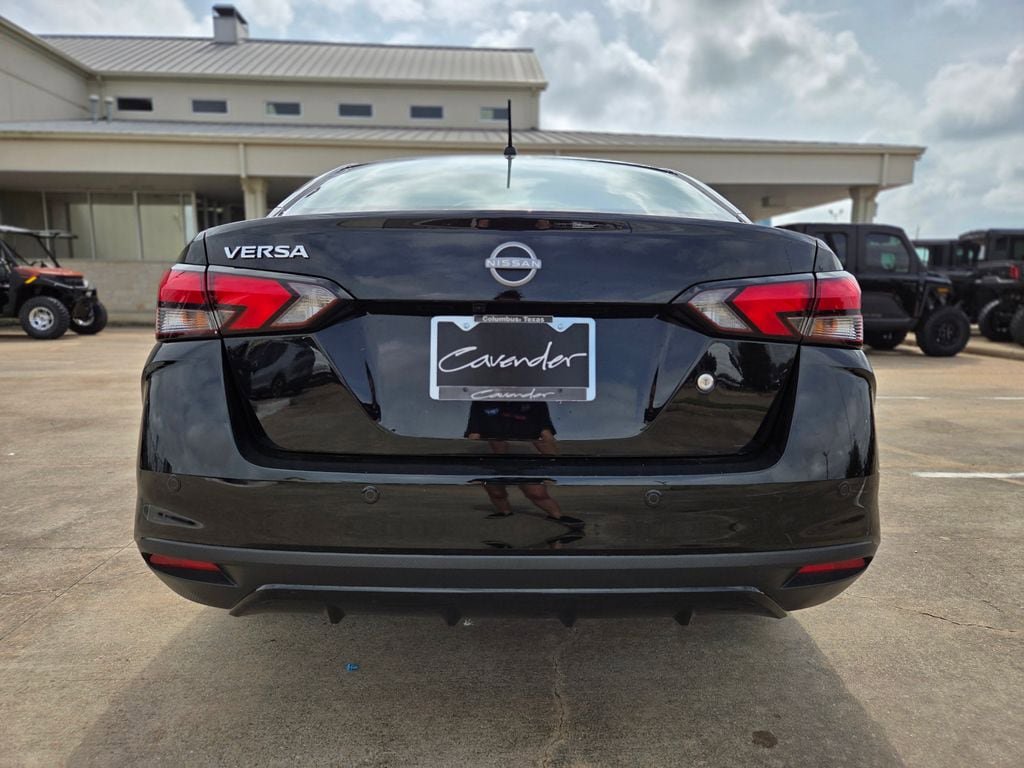 Used 2025 Nissan Versa S FWD image 8