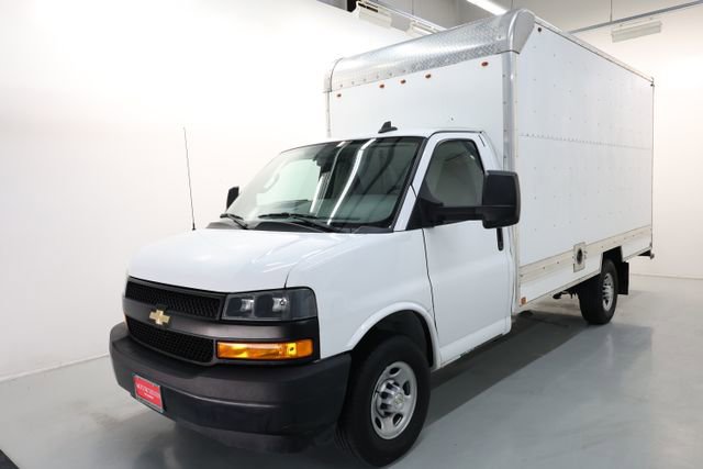 Used 2022 Chevrolet Express 3500 w/ Driver Convenience Package RWD image 1