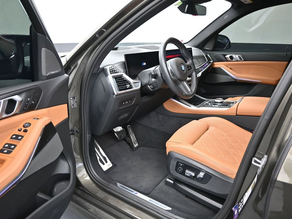 Used 2025 BMW X5 M60i image 9