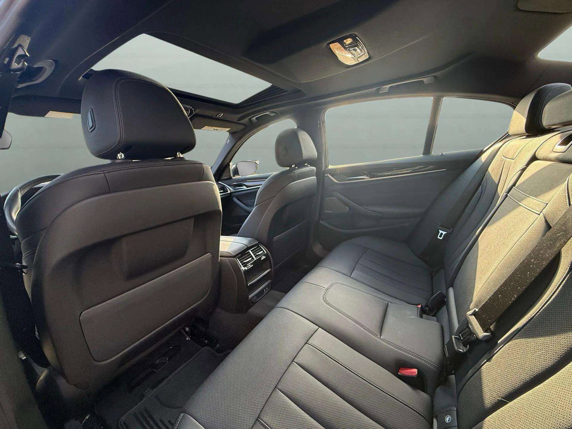 Used 2023 BMW 530e xDrive w/ Premium Package AWD/4WD image 24