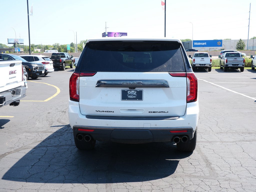 Used 2023 GMC Yukon Denali Ultimate w/ LPO, Floor Liner Package AWD/4WD image 7