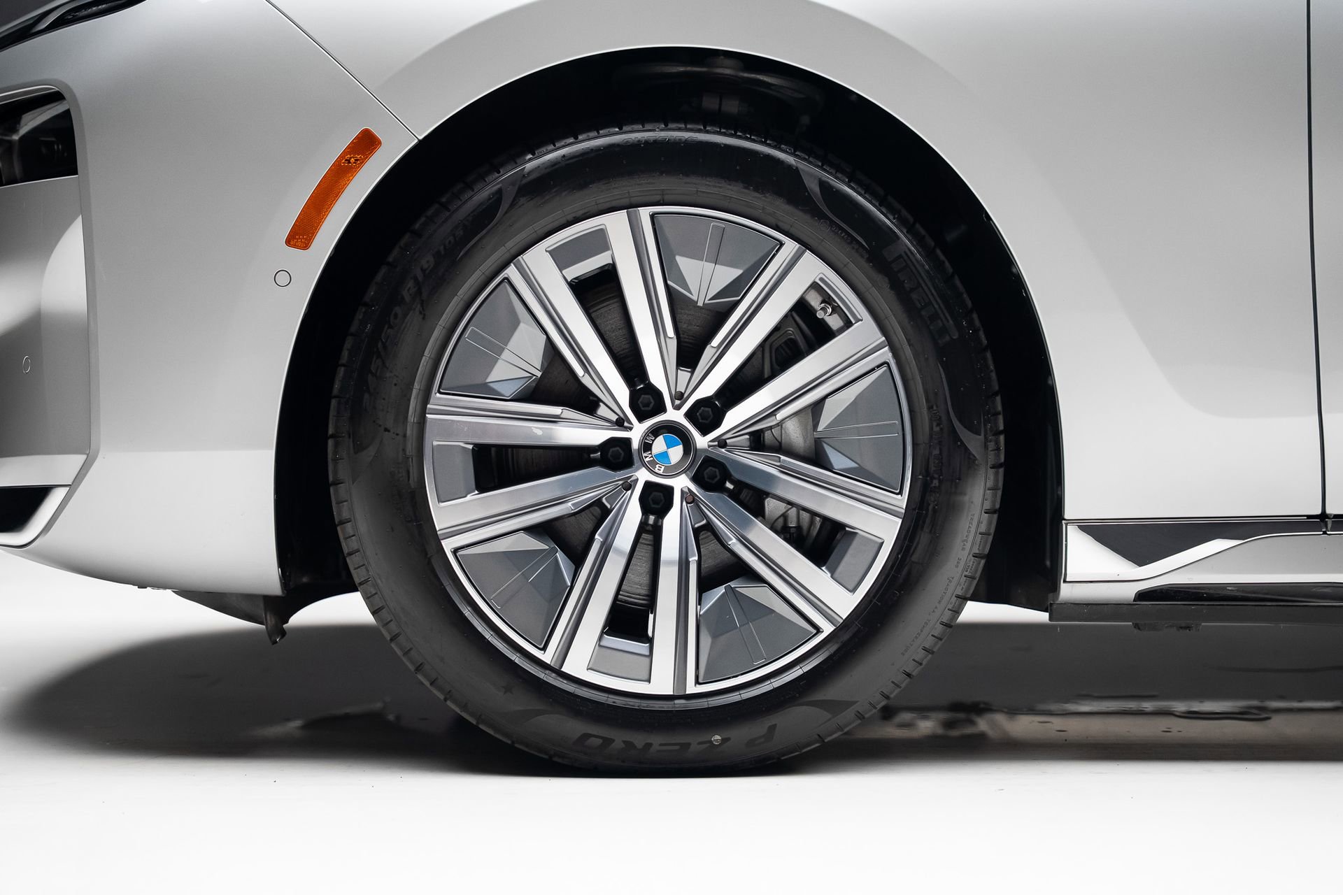 Used 2024 BMW i7 eDrive50 RWD image 20