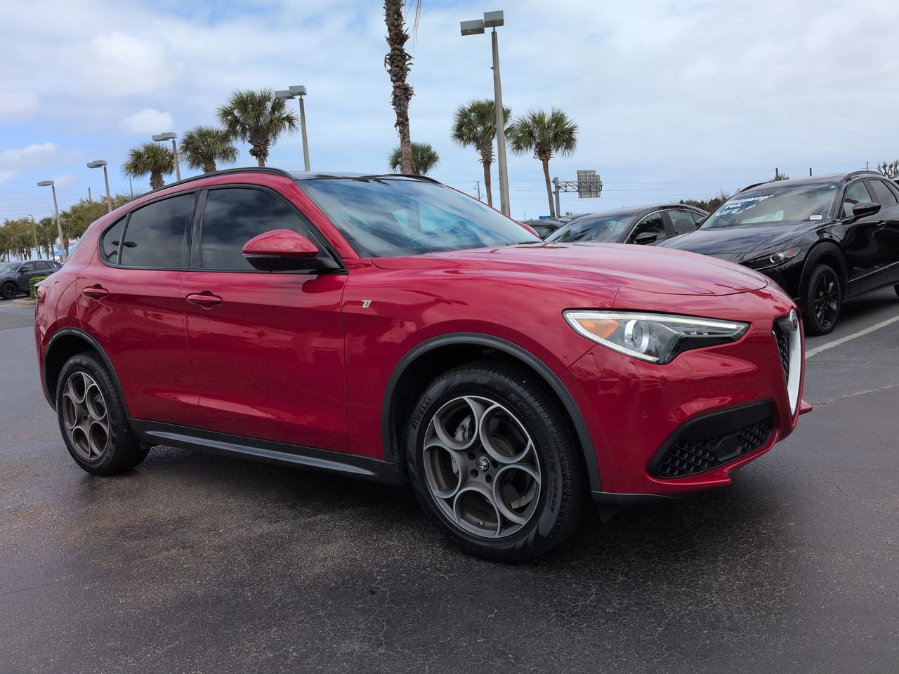 Used 2023 Alfa Romeo Stelvio Ti image 2