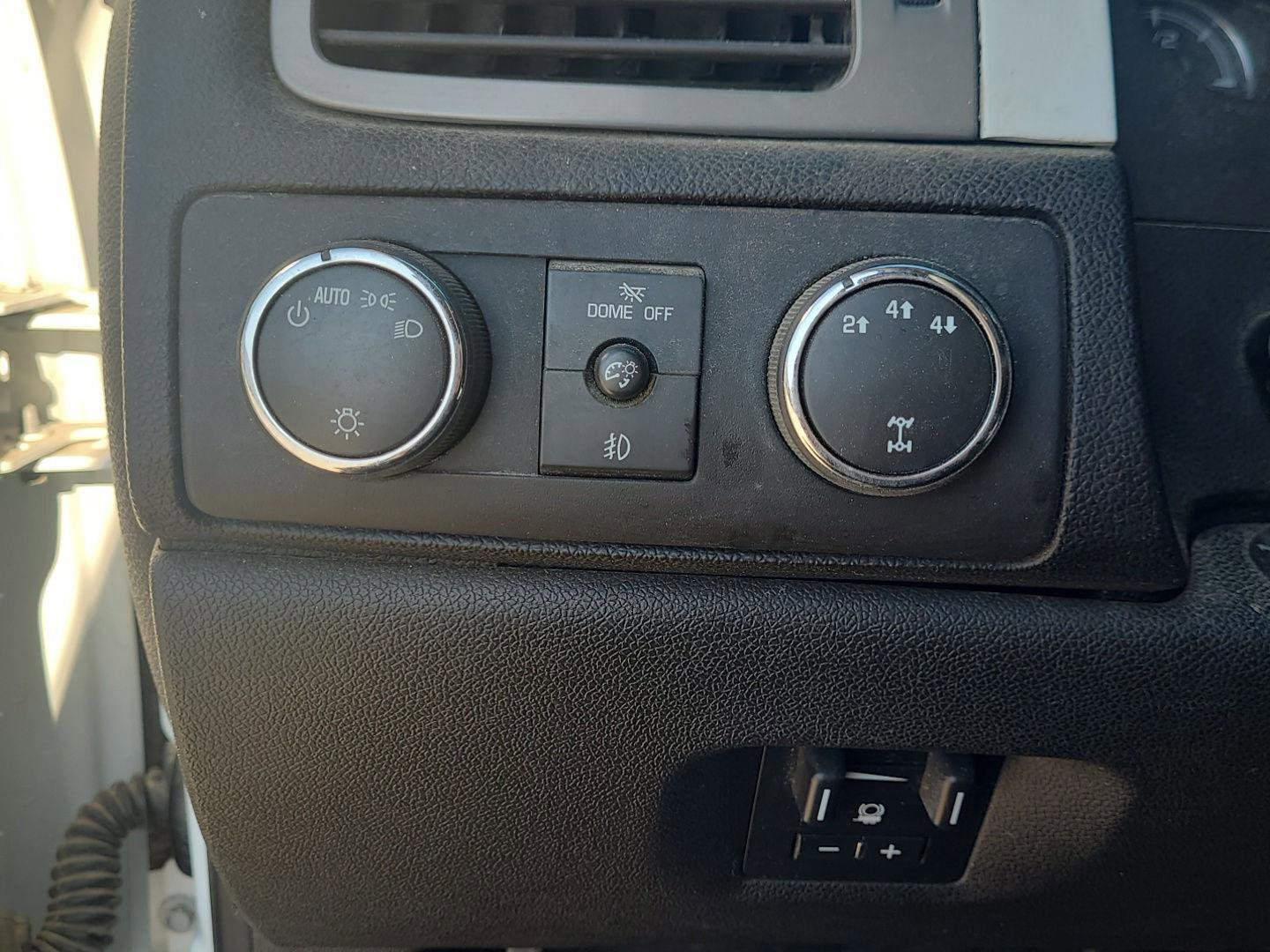 Used 2013 GMC Sierra 2500 Denali w/ Suspension Package, Off-Road image 31