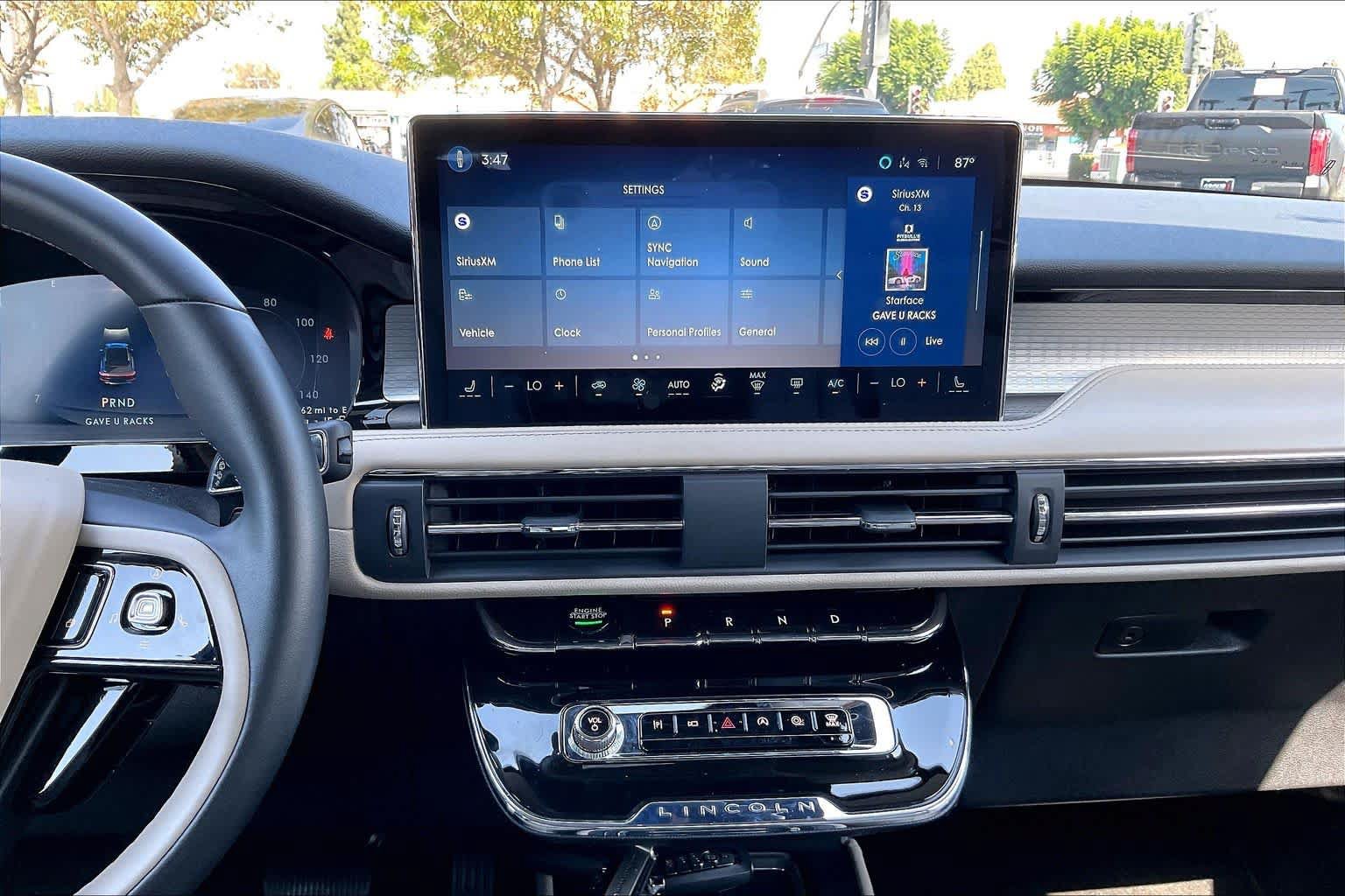 Used 2025 Lincoln Corsair FWD image 31