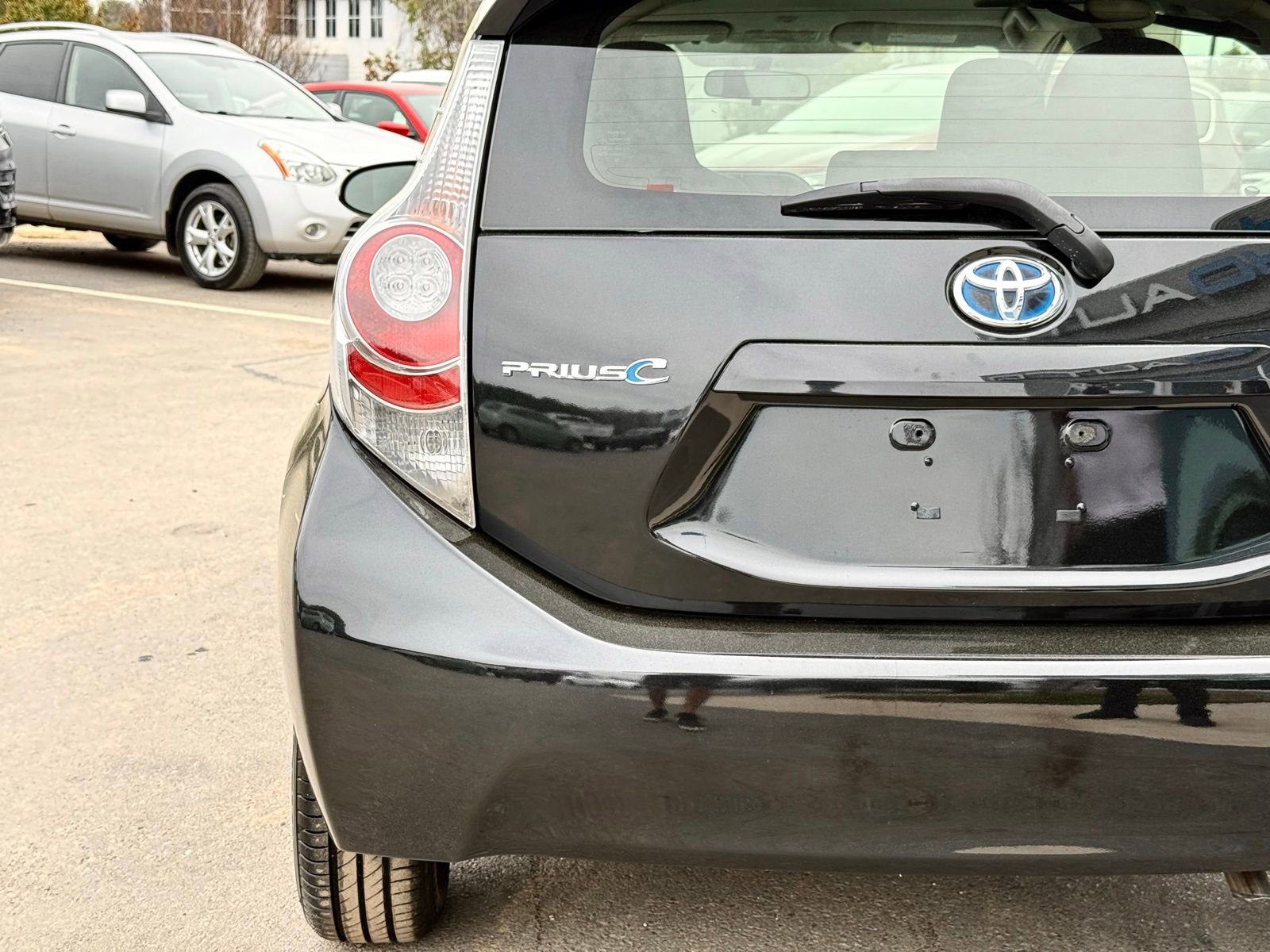 Used 2012 Toyota Prius C One FWD image 10