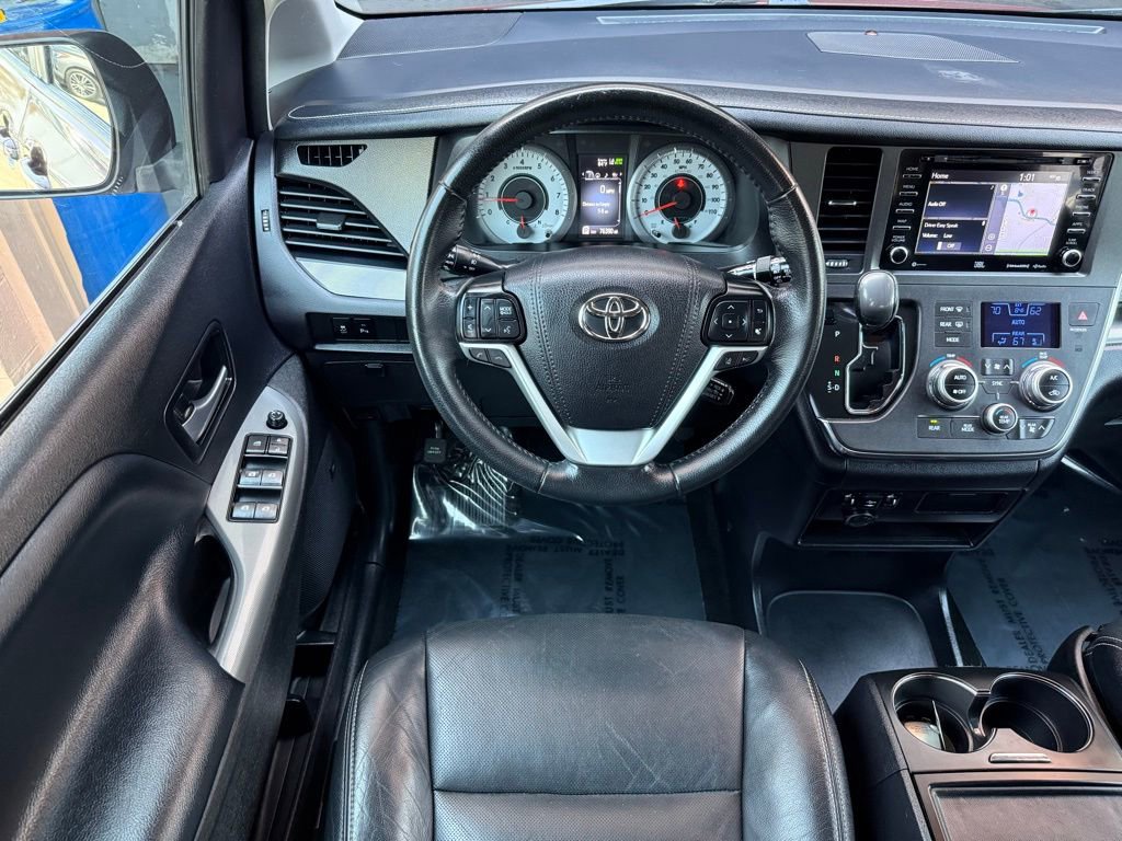 Used 2019 Toyota Sienna SE w/ SE Preferred Package FWD image 24
