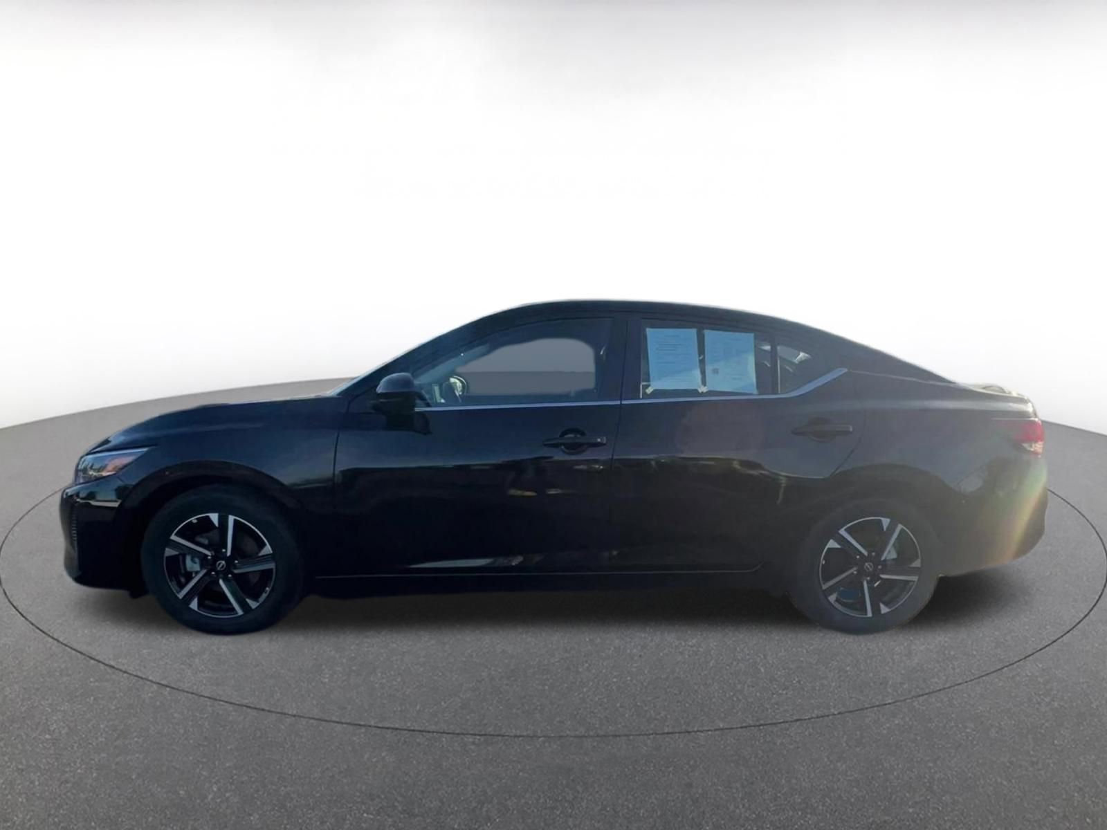 Used 2025 Nissan Sentra SV image 9