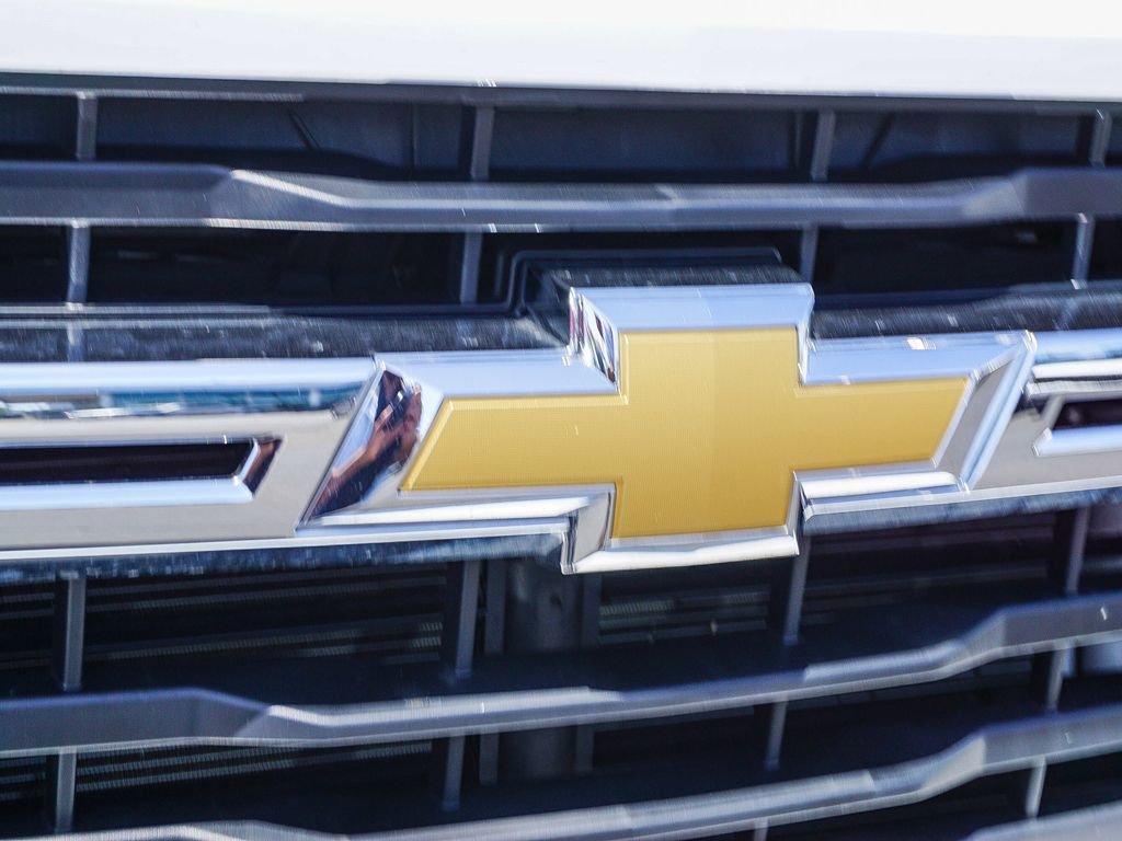 Used 2025 Chevrolet Silverado 2500 LT w/ Convenience Package AWD/4WD image 11