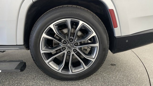 Used 2023 Jeep Grand Wagoneer Series III image 49