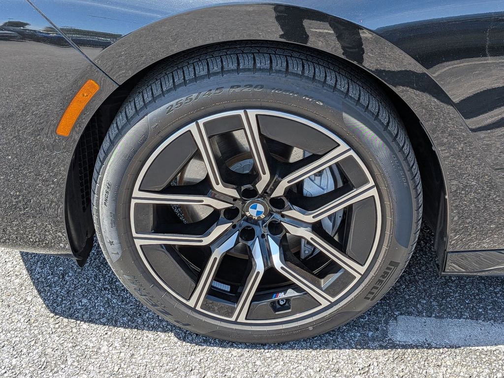Used 2024 BMW 740i xDrive image 9