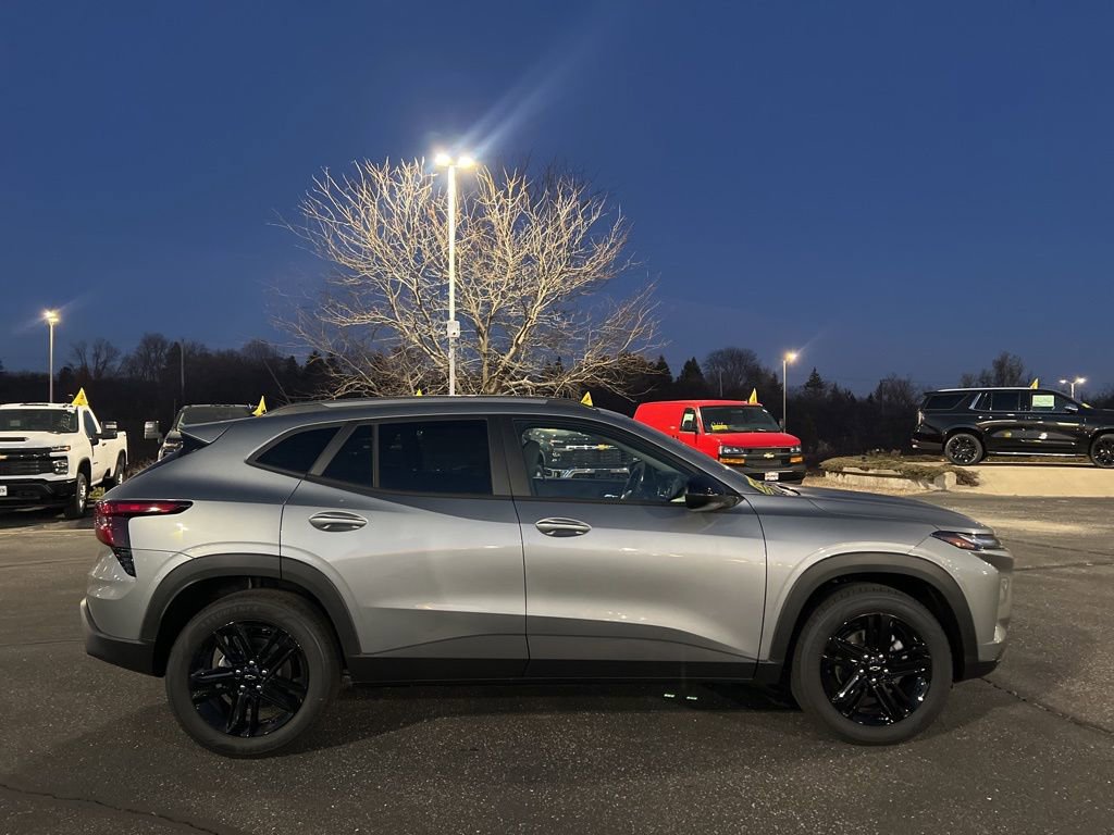New 2026 Chevrolet Trax ACTIV w/ Sunroof Package image 3