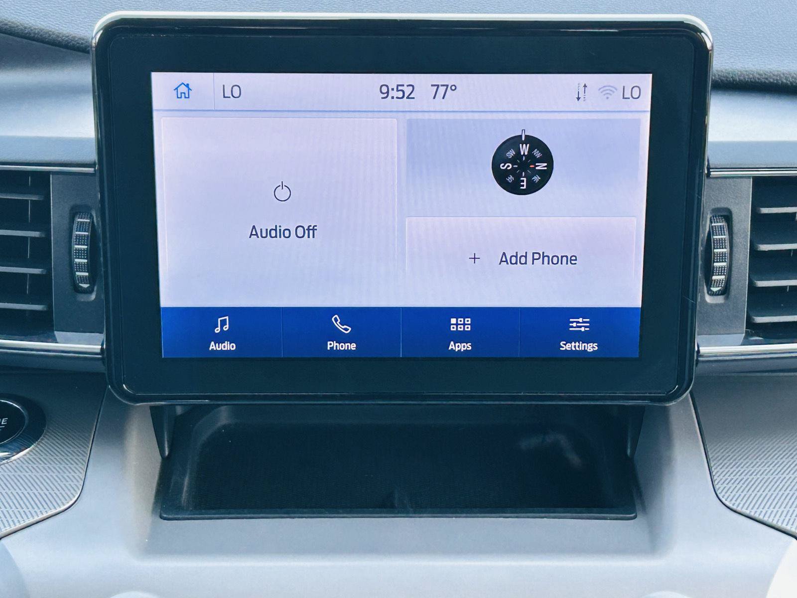 Used 2024 Ford Explorer XLT w/ Equipment Group 202A AWD/4WD image 19