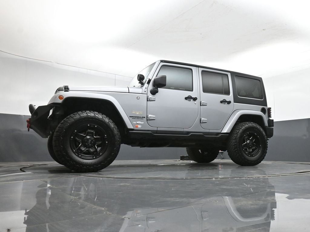 Used 2013 Jeep Wrangler Unlimited Sahara w/ Dual Top Group image 40
