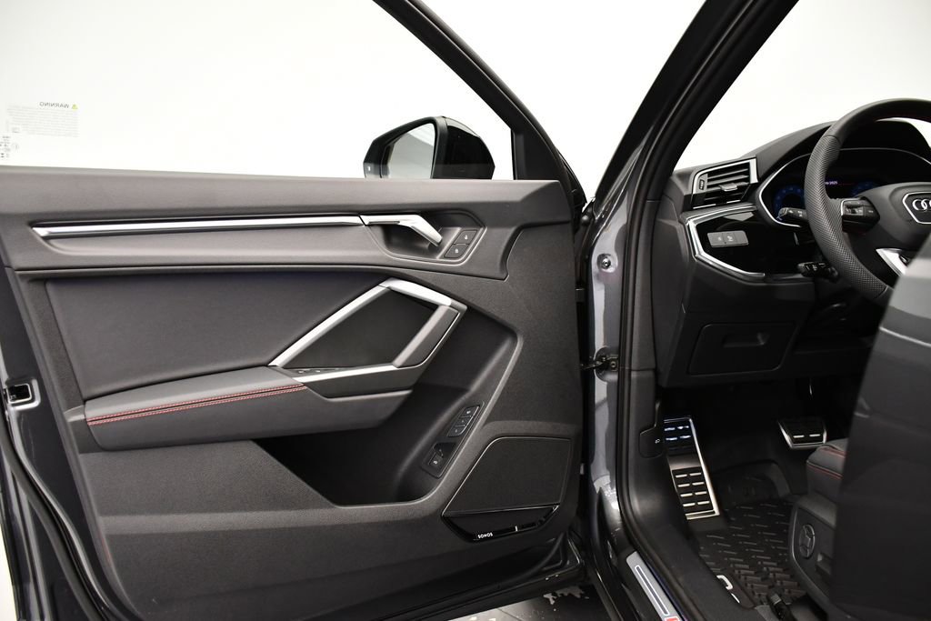 Used 2025 Audi Q3 2.0T Premium Plus w/ Premium Plus Package image 33