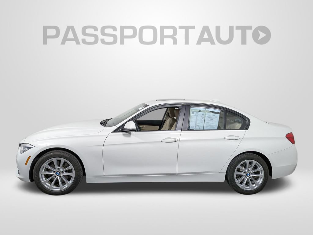 Used 2018 BMW 320i Sedan RWD image 2