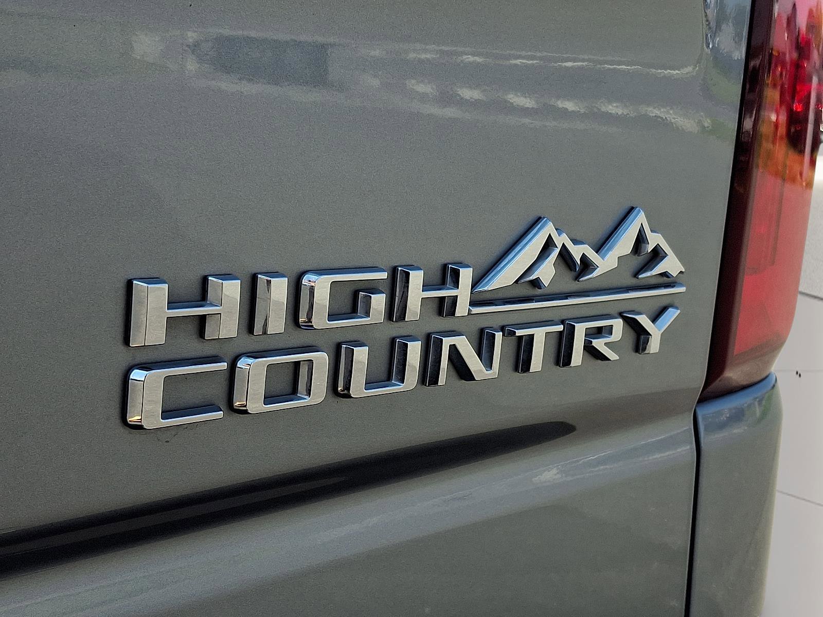 Used 2024 Chevrolet Silverado 1500 High Country w/ Technology Package AWD/4WD image 73
