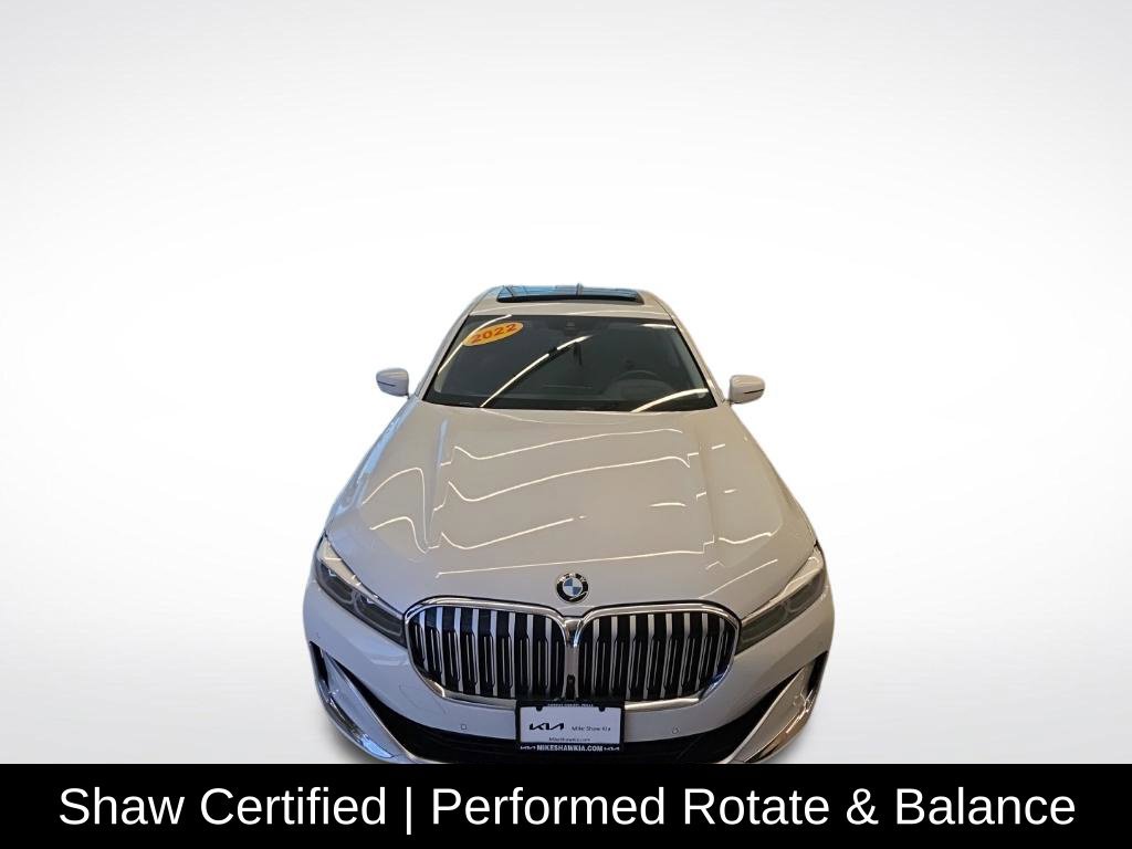 Used 2022 BMW 740i w/ Premium Package RWD image 5