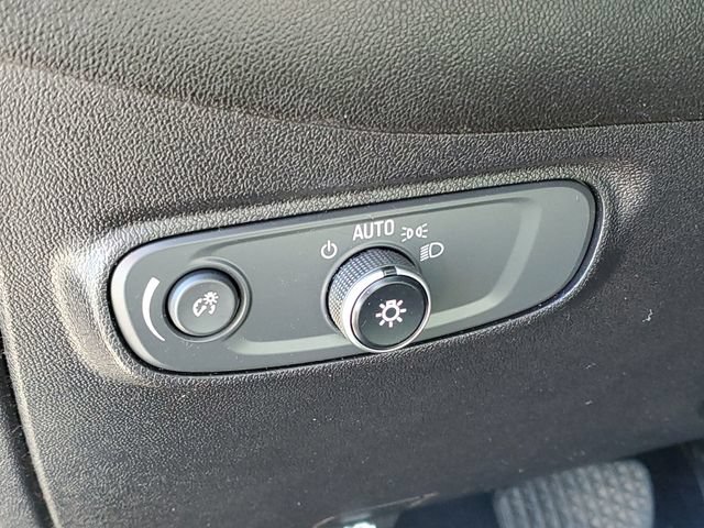 Used 2019 Chevrolet Equinox LT FWD image 12