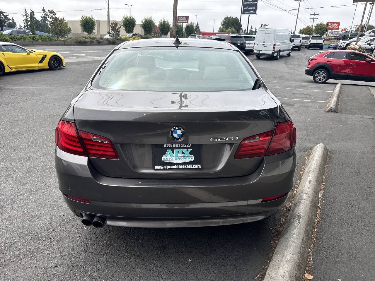 Used 2012 BMW 528i xDrive Sedan AWD/4WD image 4