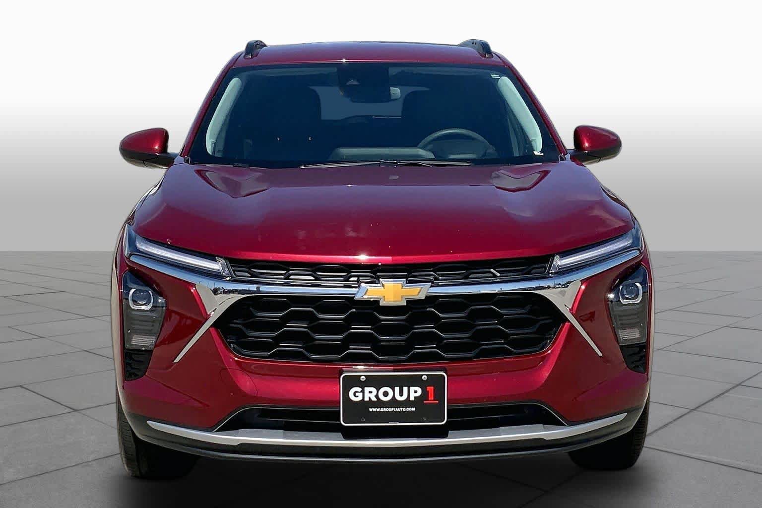 Used 2025 Chevrolet Trax LT FWD image 4