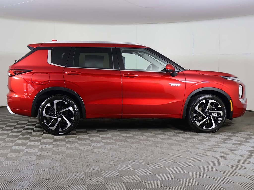 New 2025 Mitsubishi Outlander SEL image 21