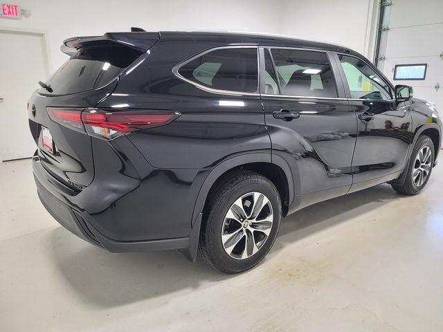 Certified 2026 Toyota Highlander XLE AWD/4WD image 6